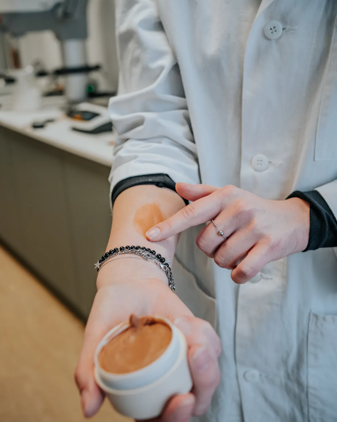 Pot de soin formulé au laboratoire